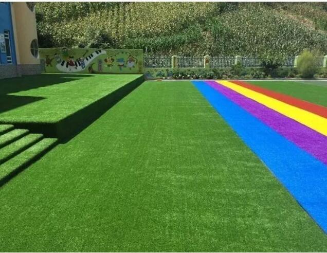 幼儿园人造草坪有什么样的特点？